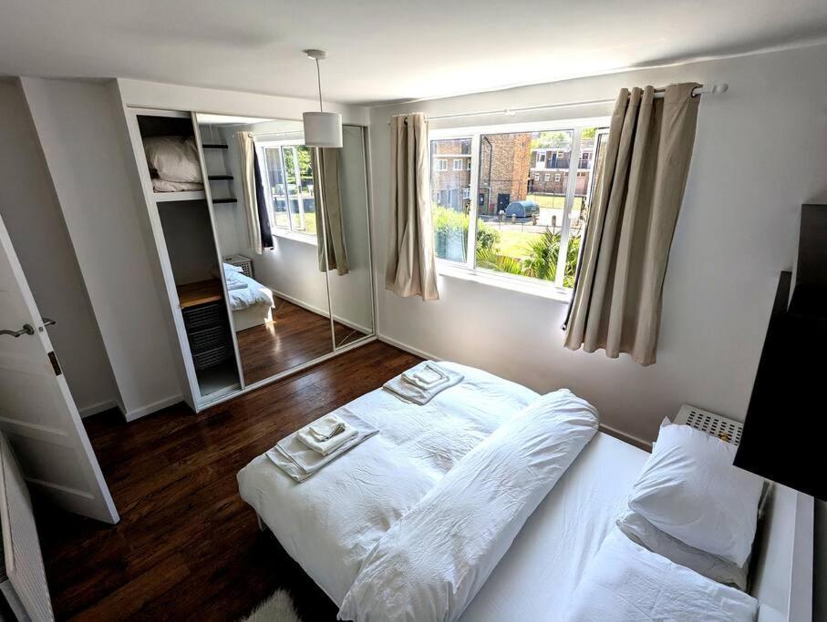 Appartamento Charming 2-Bed Garden Flat Londra Esterno foto
