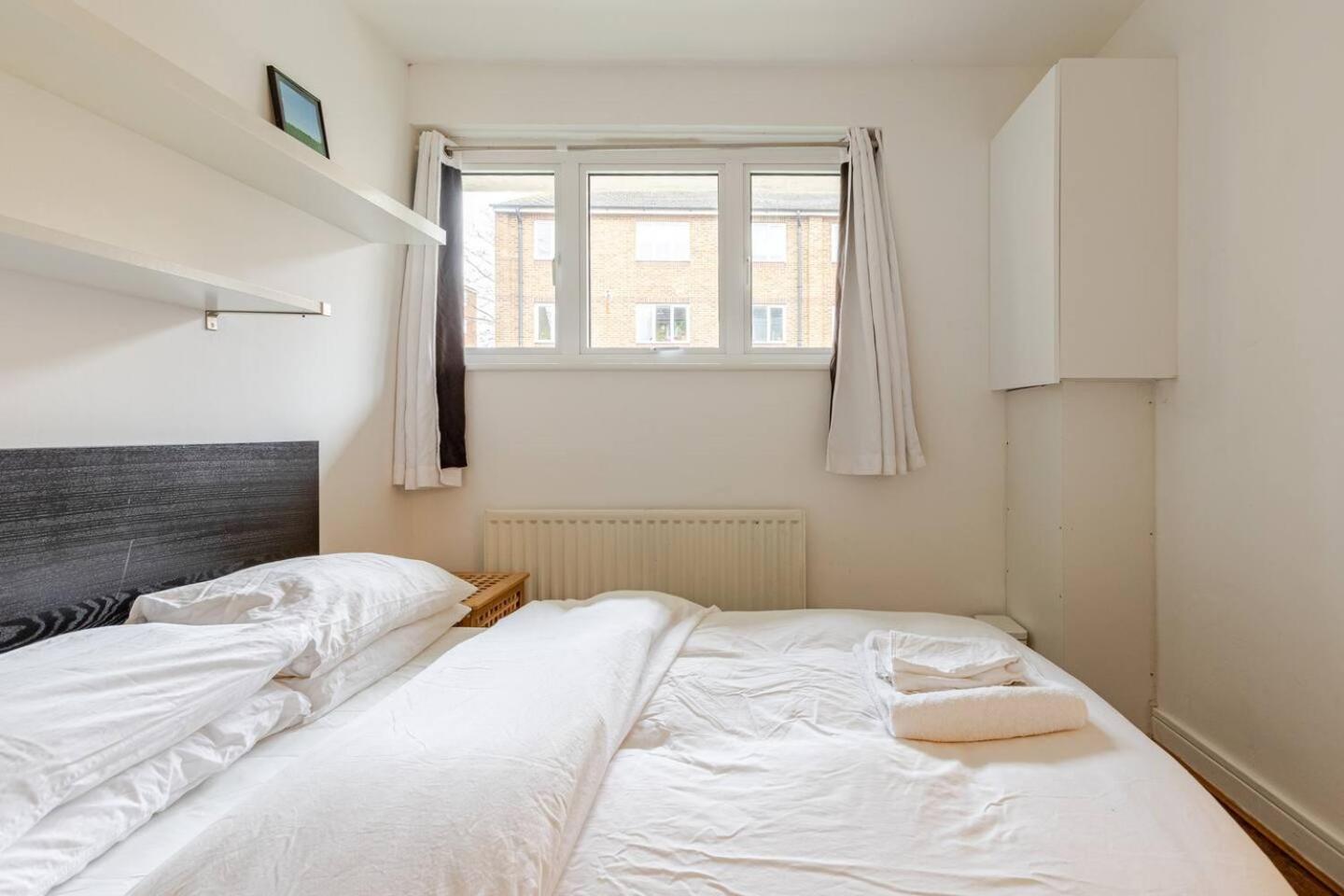 Appartamento Charming 2-Bed Garden Flat Londra Esterno foto