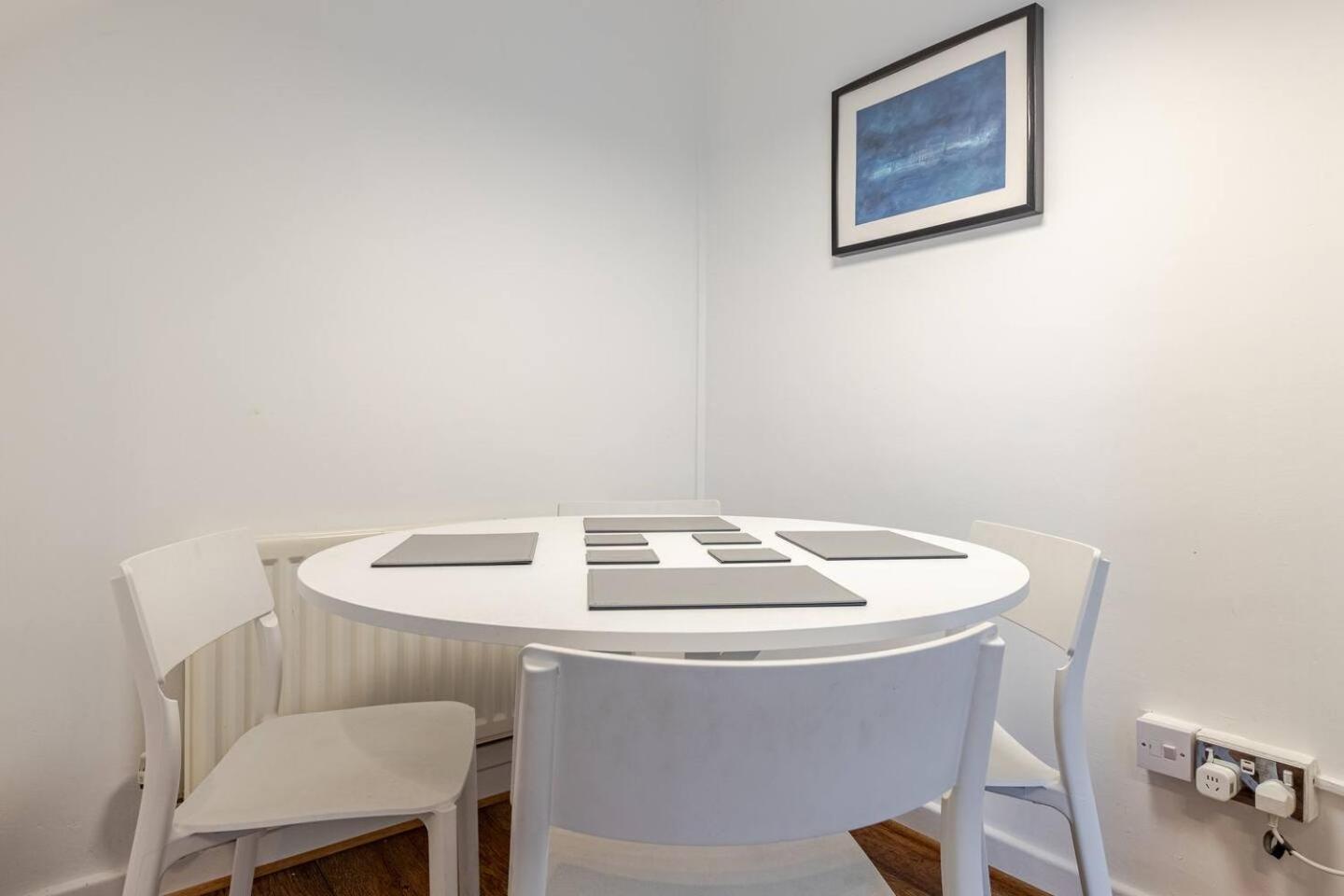 Appartamento Charming 2-Bed Garden Flat Londra Esterno foto