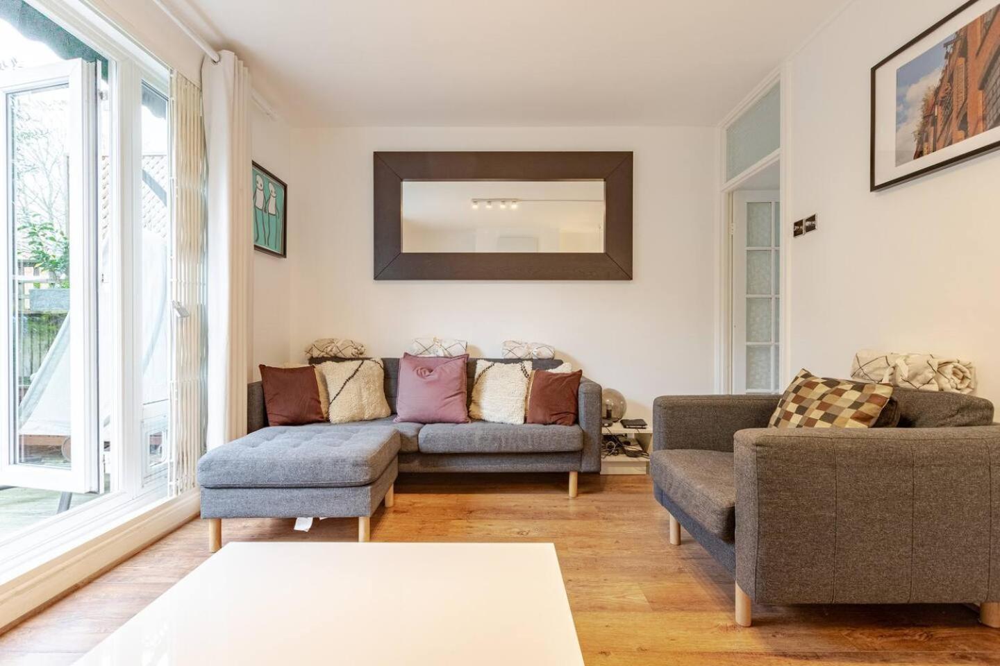 Appartamento Charming 2-Bed Garden Flat Londra Esterno foto
