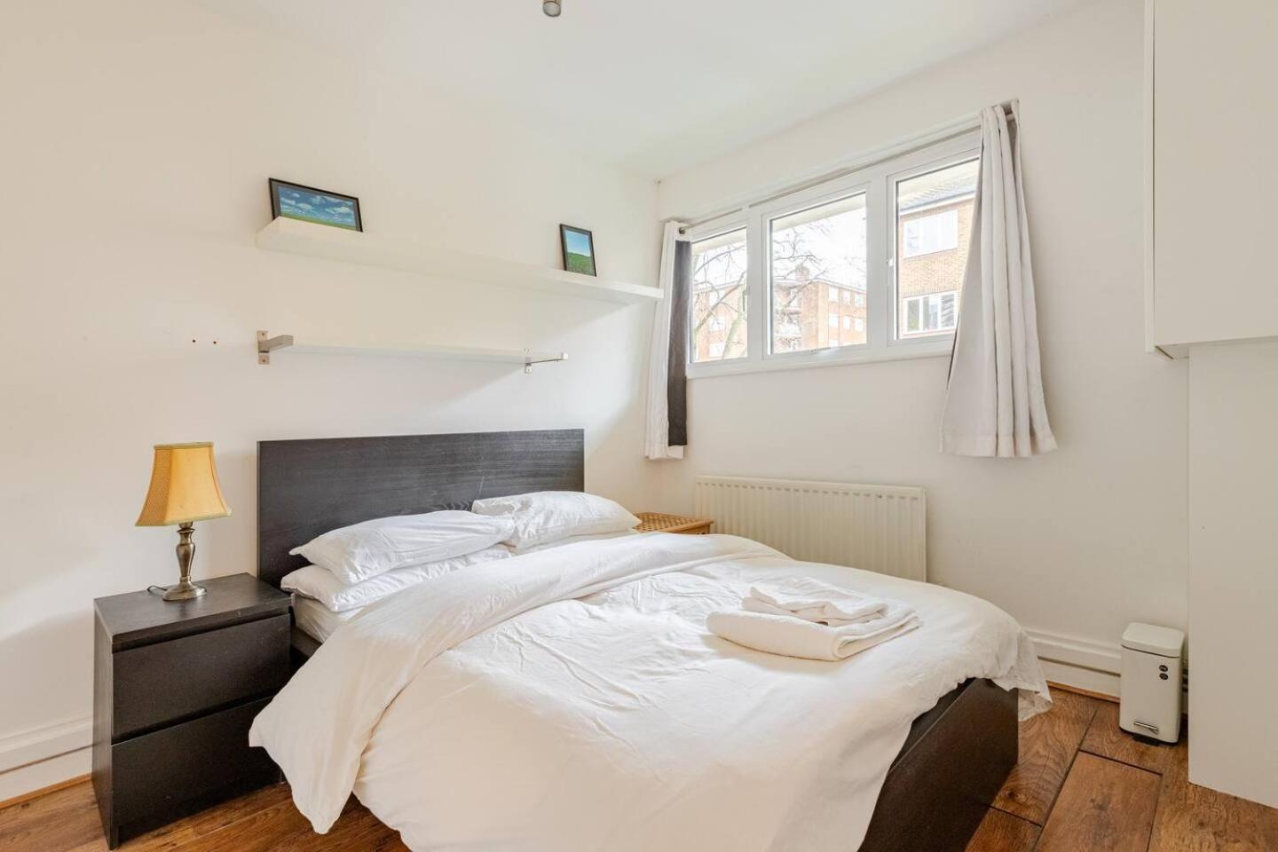 Appartamento Charming 2-Bed Garden Flat Londra Esterno foto