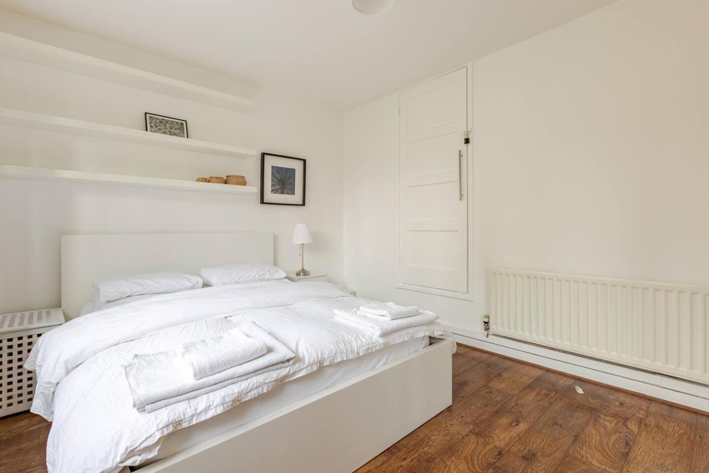 Appartamento Charming 2-Bed Garden Flat Londra Esterno foto