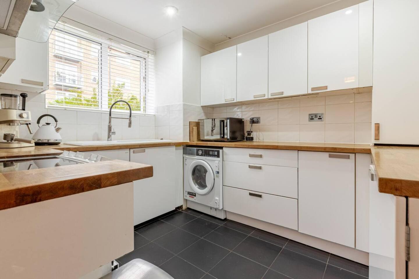 Appartamento Charming 2-Bed Garden Flat Londra Esterno foto