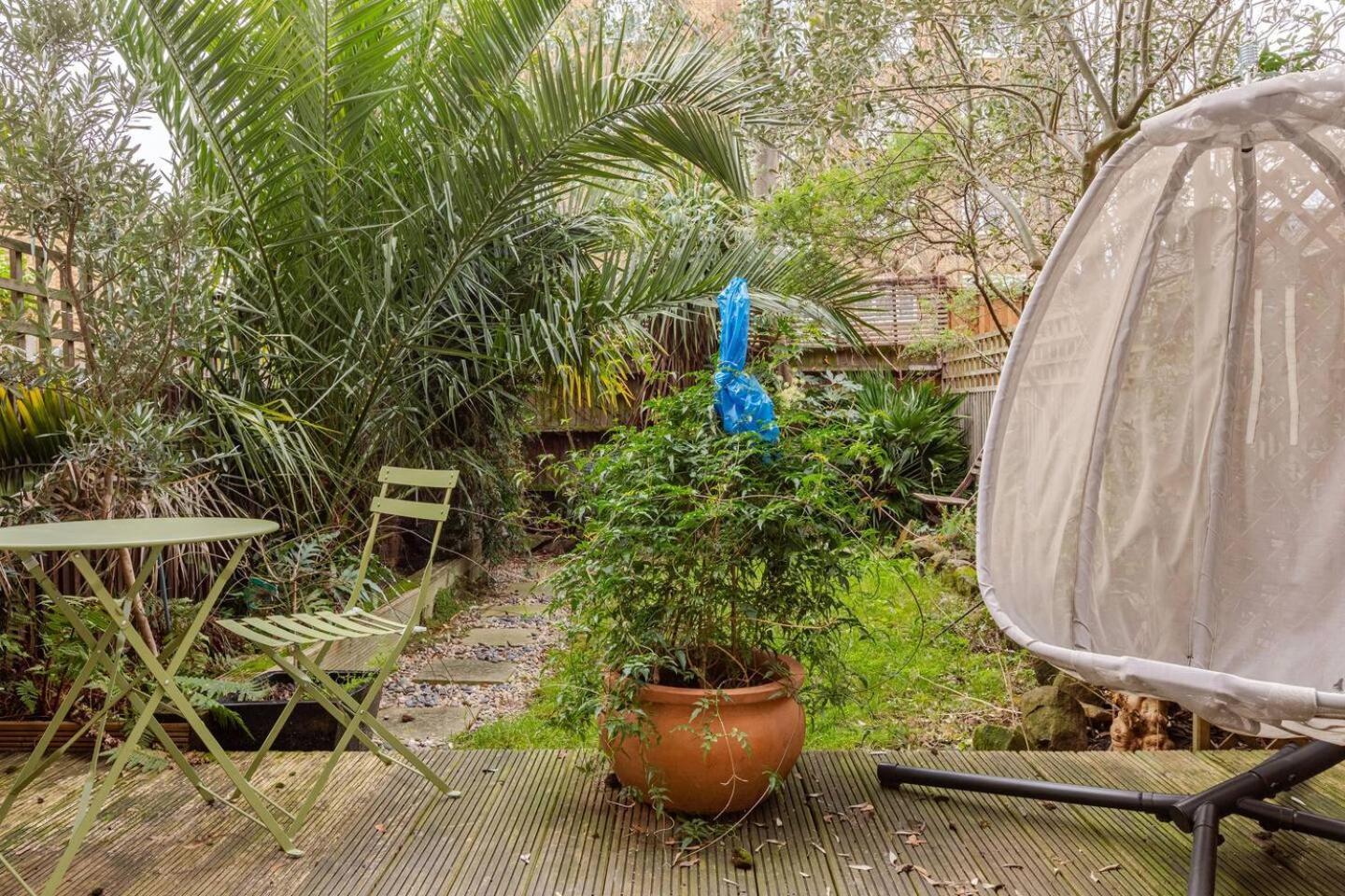 Appartamento Charming 2-Bed Garden Flat Londra Esterno foto