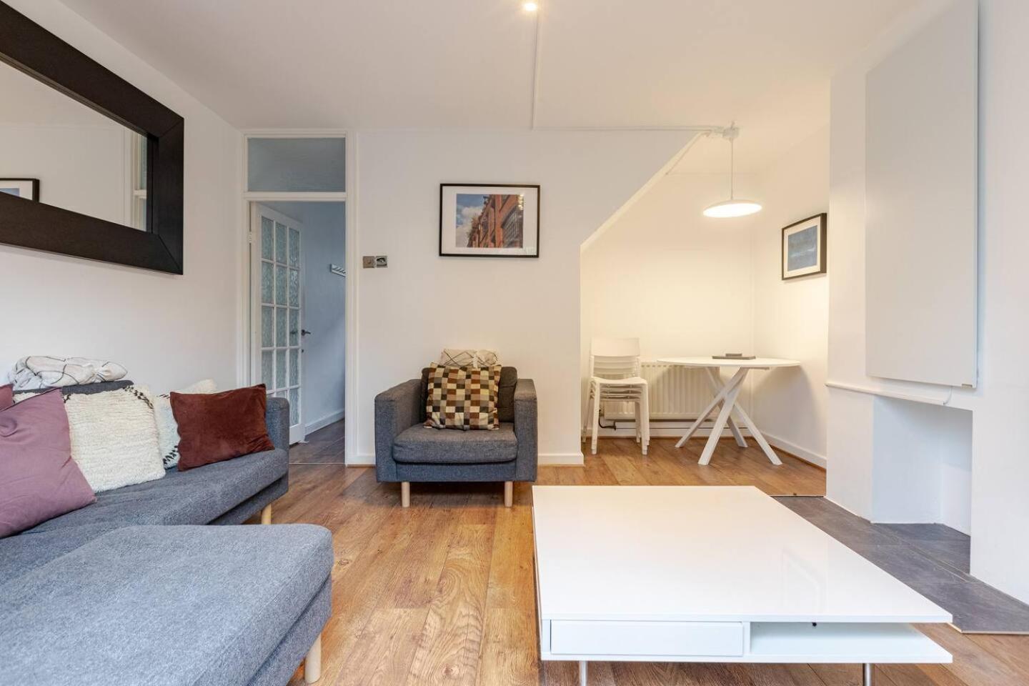 Appartamento Charming 2-Bed Garden Flat Londra Esterno foto